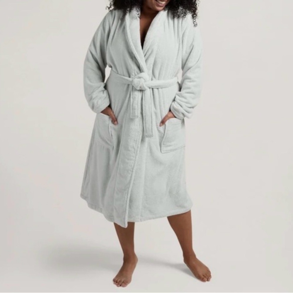 Parachute Luxurious Turkish style Robe size M in the color Mineral NWT - Picture 3 of 13